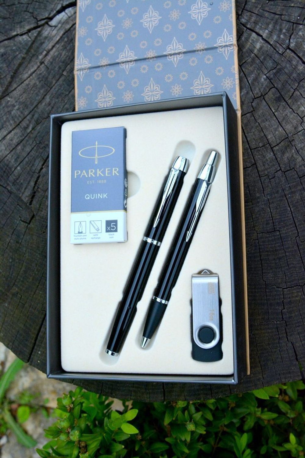 Zestaw Parker IM DUO Pióro Parker Długopis Parker z Nabojami Parker i pamięcią USB 16 GB IM DUO+USB  (2).jpg